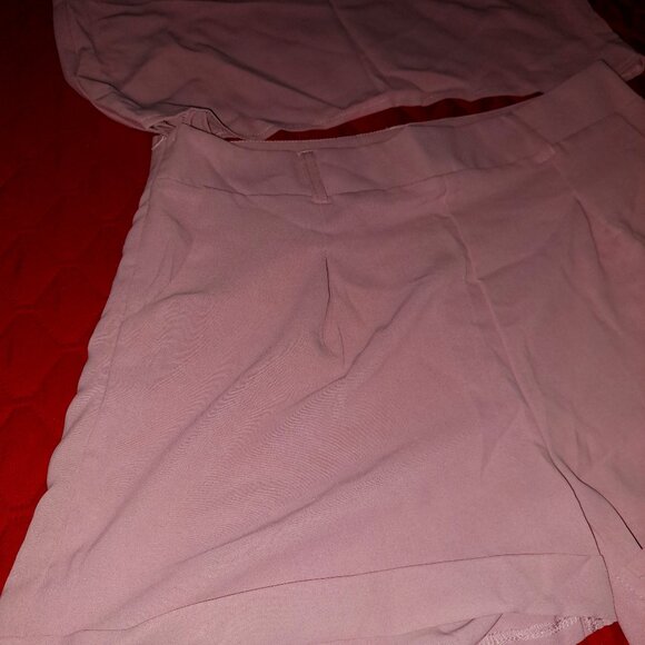 Halter Top & Roll Hem Belted Shorts Size XLarge *TWO PIECE SET* NEVER WORN - Picture 3 of 6